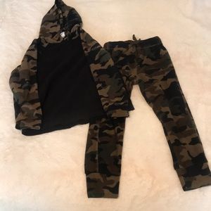 Boys camp fleece joggers set